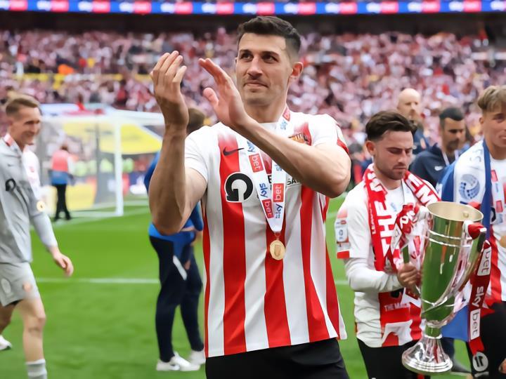 官方：丹尼·巴斯自由身离队加盟诺维奇