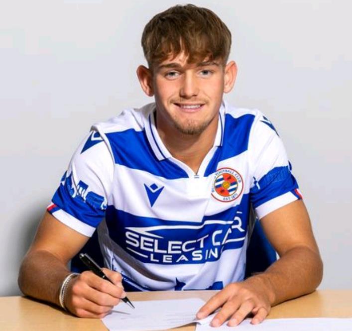 官方 : 雷丁租借南安普顿前锋巴拉德，为期一个赛季