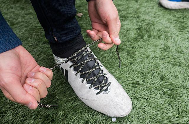 足球鞋怎么系鞋带 足球鞋系鞋带有什么要注意的