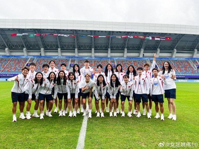 中国女足球员晒照为亚运会预热，明晚首战蒙古女足