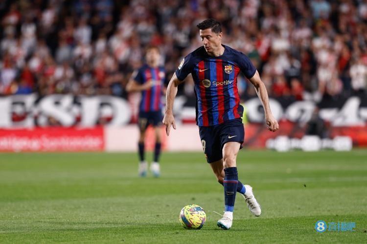 每体：对阵马洛卡时莱万没有首发，这是他与哈维事先谈好的