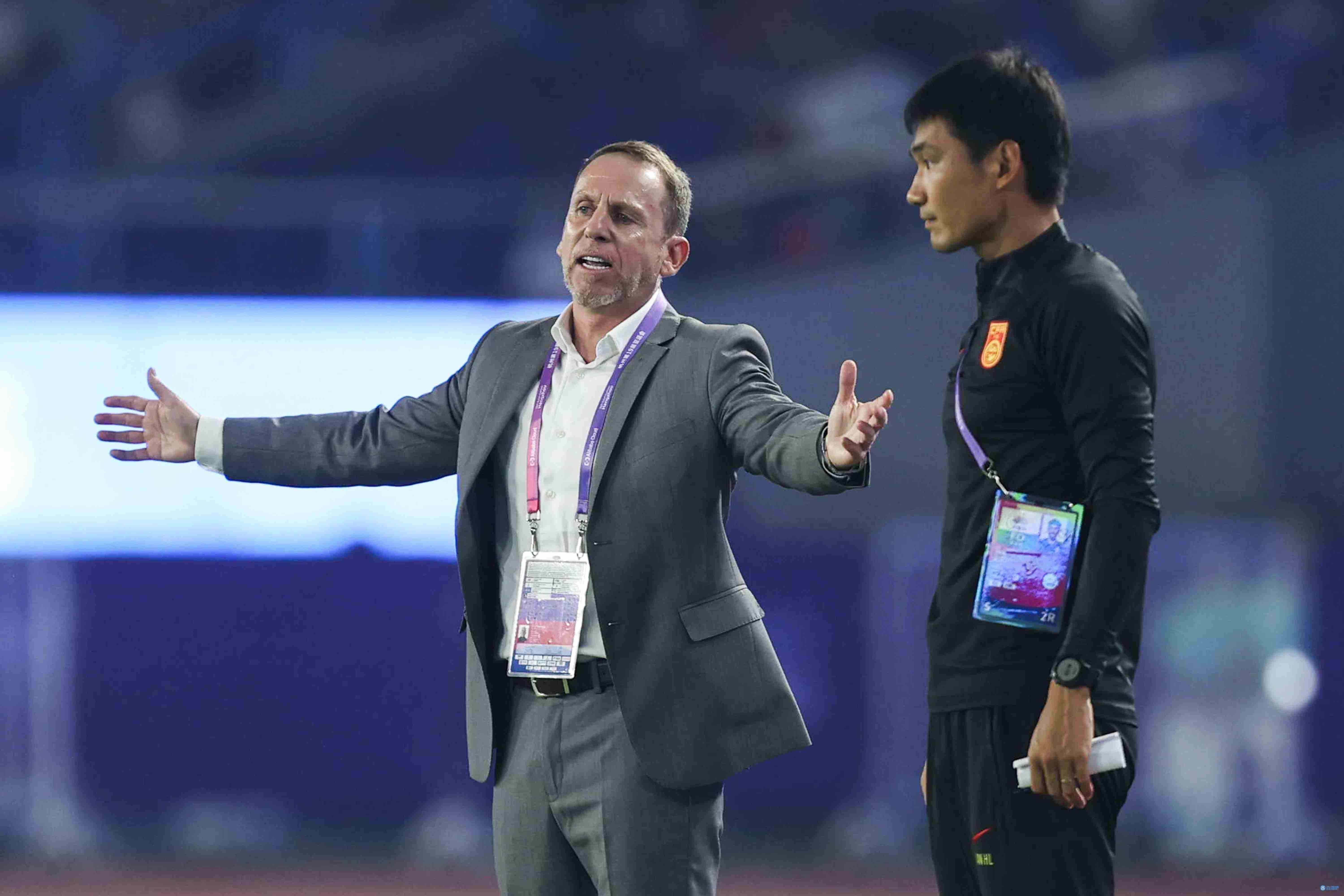 东体：已经有中超和中甲球队表现出了对久尔杰维奇的兴趣