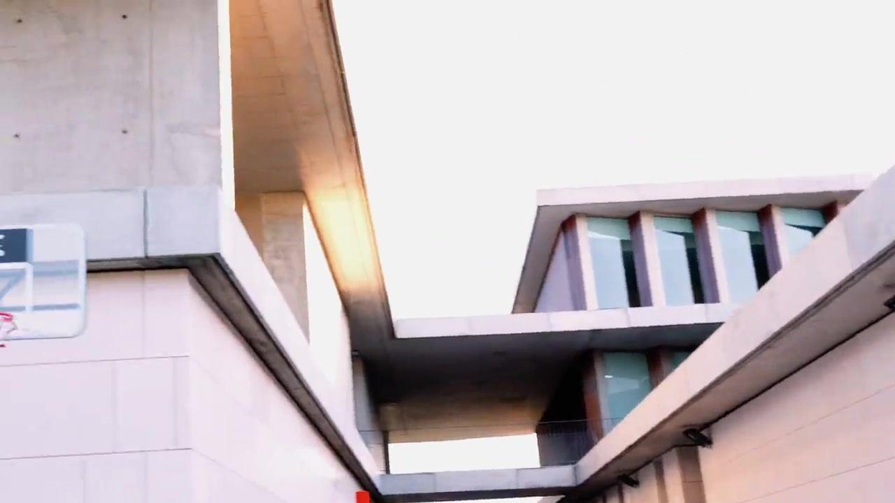 运动天赋拉满C罗尝试投篮，篮球直接空心入网