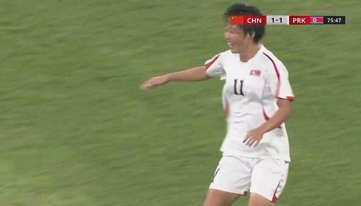 再度落后…王珊珊被挑球过掉送出单刀，中国女足1-2朝鲜女足