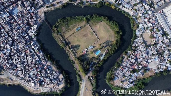 球场丨阿根廷布宜诺斯艾利斯，四面环水