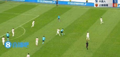 大连人2-0领先海港！于海禁区内手球送点，阎相闯点射破门