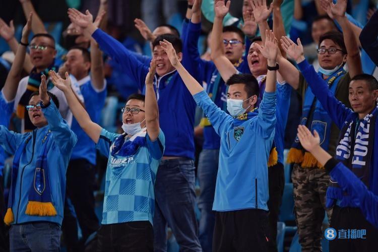 记者：南通赛前那封信把自己心态玩崩了，还祝贺海港夺冠吗？