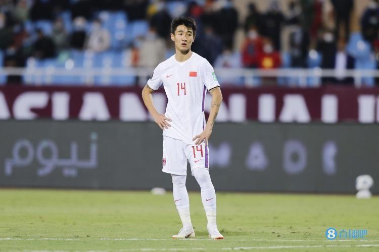 五星体育：国足排兵布阵有三大关注点，中锋 韦世豪 右边翼卫