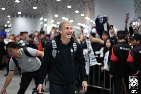 克林斯曼：我感觉到这里许多人喜欢韩国足球 非常渴望击败中国队