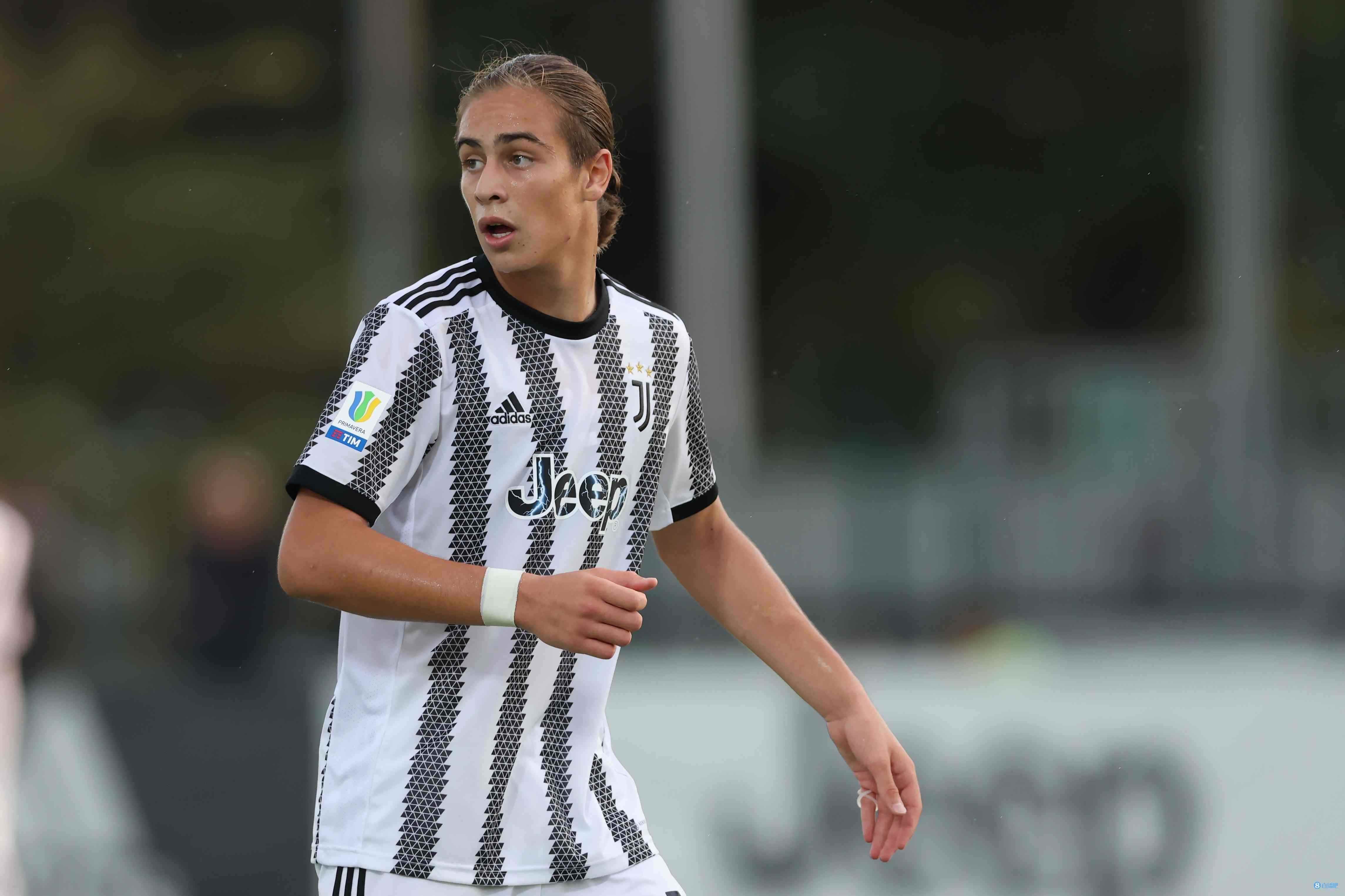 罗马诺：伊尔迪兹有机会入选德国队，但土耳其运作速度更快