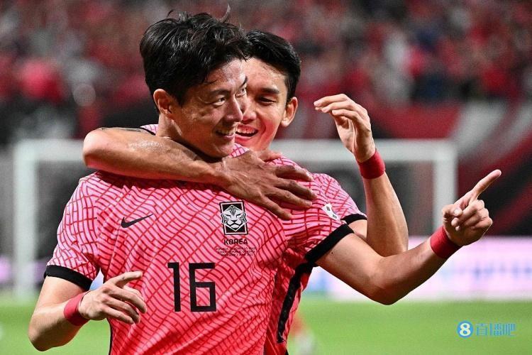 记者：黄义助随韩国队抵达深圳，不雅事件不影响他出战中国队