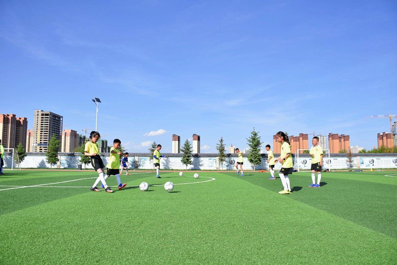青训教练：国内球员一失误就被网暴 孩子们已经没有了本土偶像