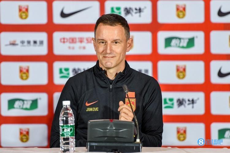 扬科维奇：以最大野心参加亚洲杯 在中国每件事都能在几秒安排好