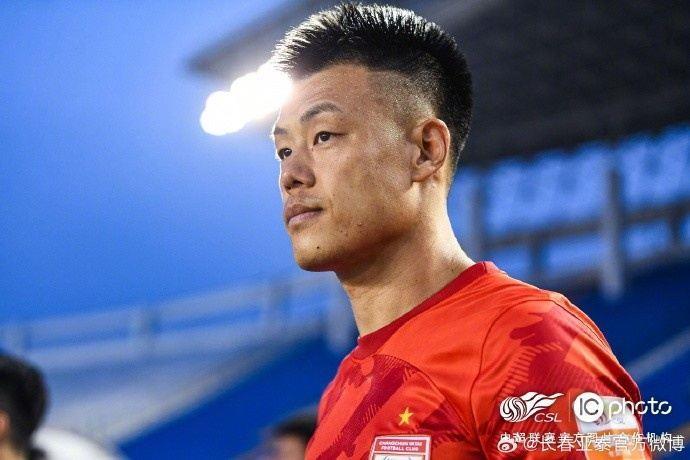 国足备战亚洲杯 亚泰谭龙再披国家队战袍