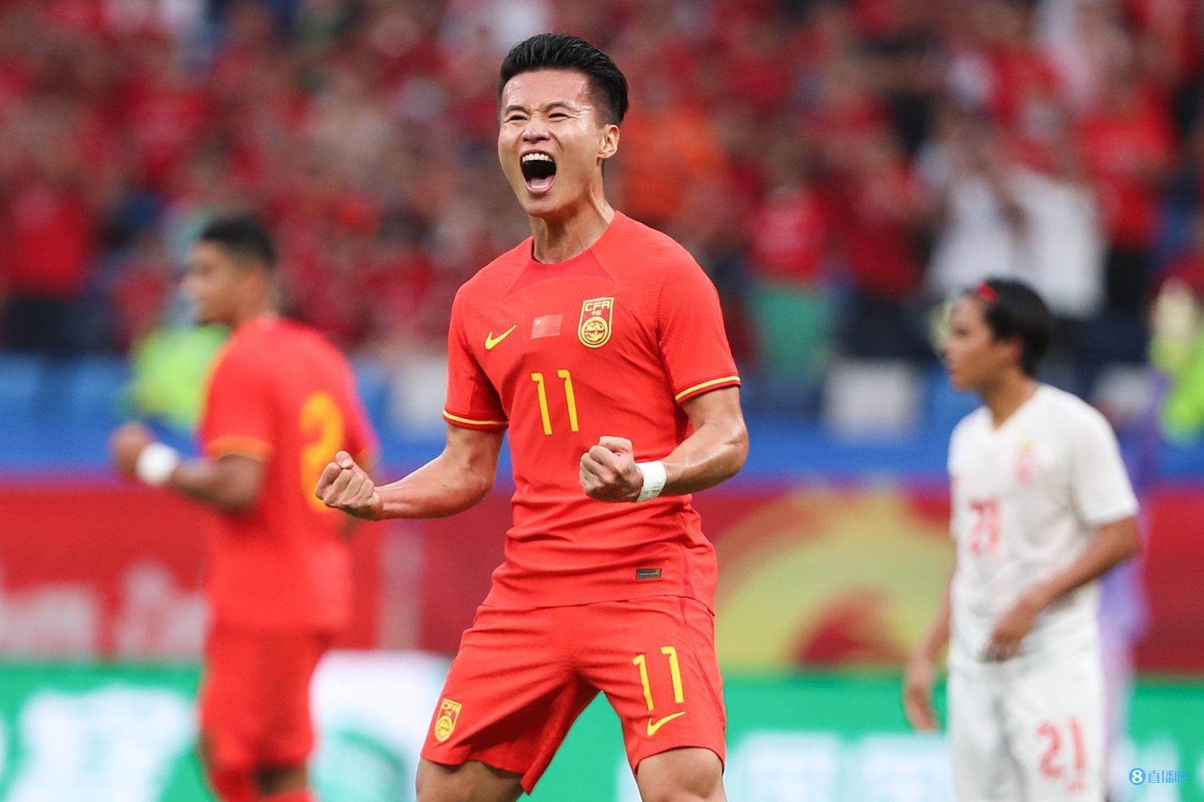 体坛：林良铭假期请私教训练 谭龙从北美飞回国内与国足会合