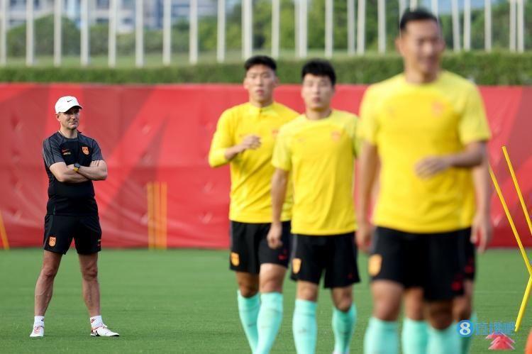 马德兴：国足训练表现让扬科维奇不断叫好 甚至用“完美”形容