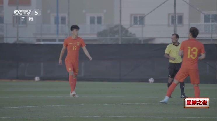 国足6-2大胜进球?张玉宁头顶脚踹戴帽，韦世豪戏耍对手破门
