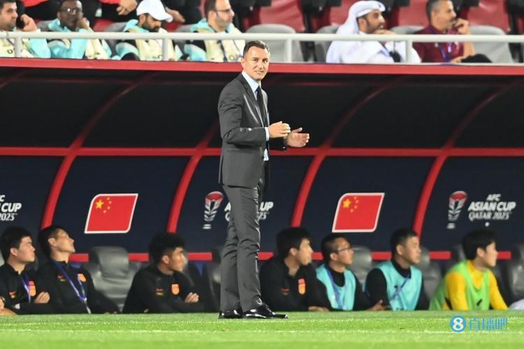 澎湃：扬科维奇考虑调整阵容和首发 吴曦非常接近复出