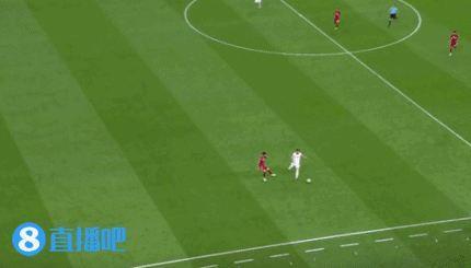 好可惜！卡塔尔回传失误送空门，塔吉克队员没追上球