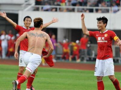 广州恒大成中超首支卫冕冠军
