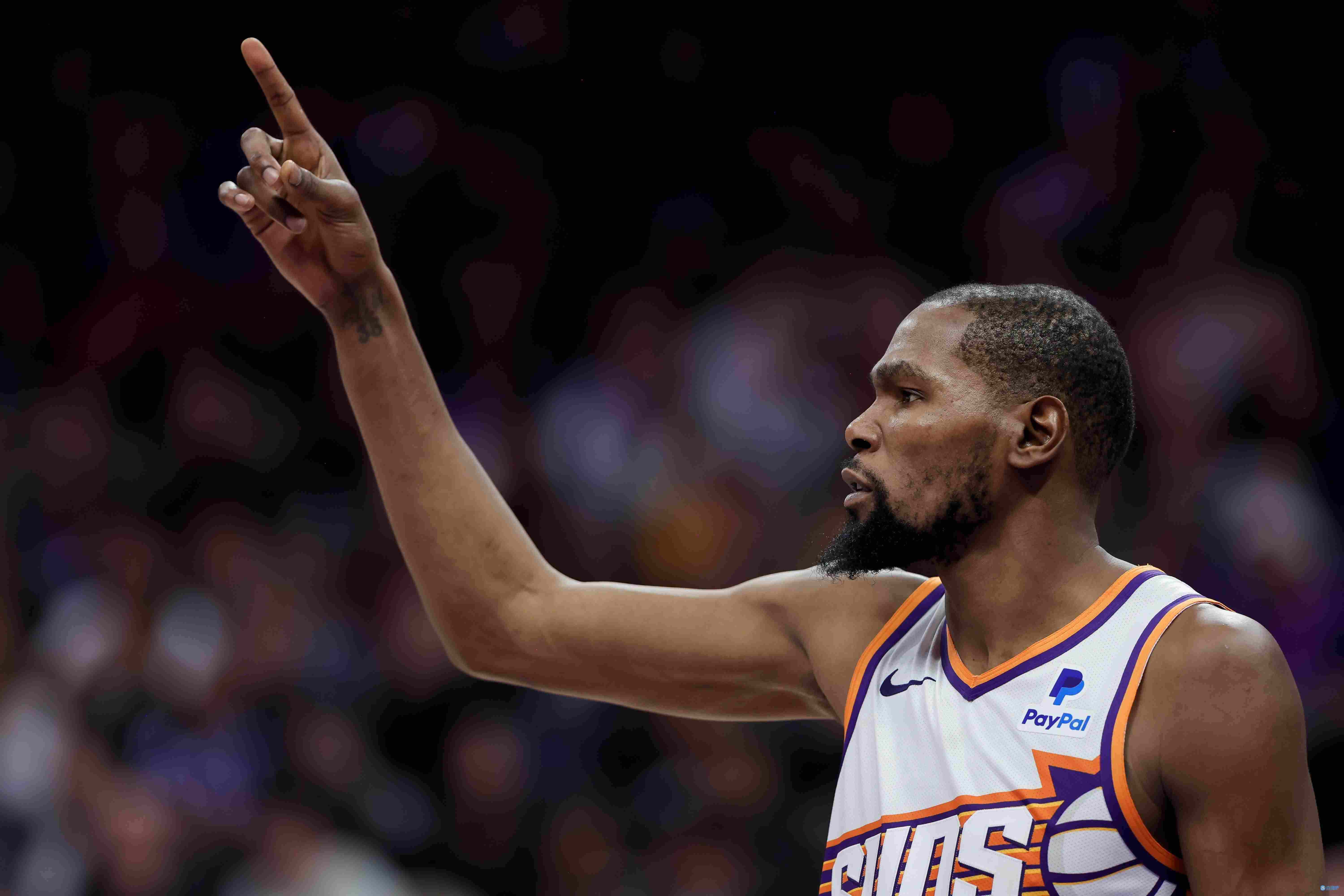 杜兰特谈末节球队三分15中4：不在乎10连铁 每个投篮我都能接受