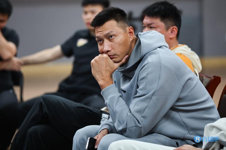 易建联：退役后还是在篮球的行业中 更多地关注青少年体育