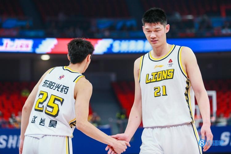 周琦决胜五分钟时体能明显透支 大秋投三分对广厦是战略能力提升