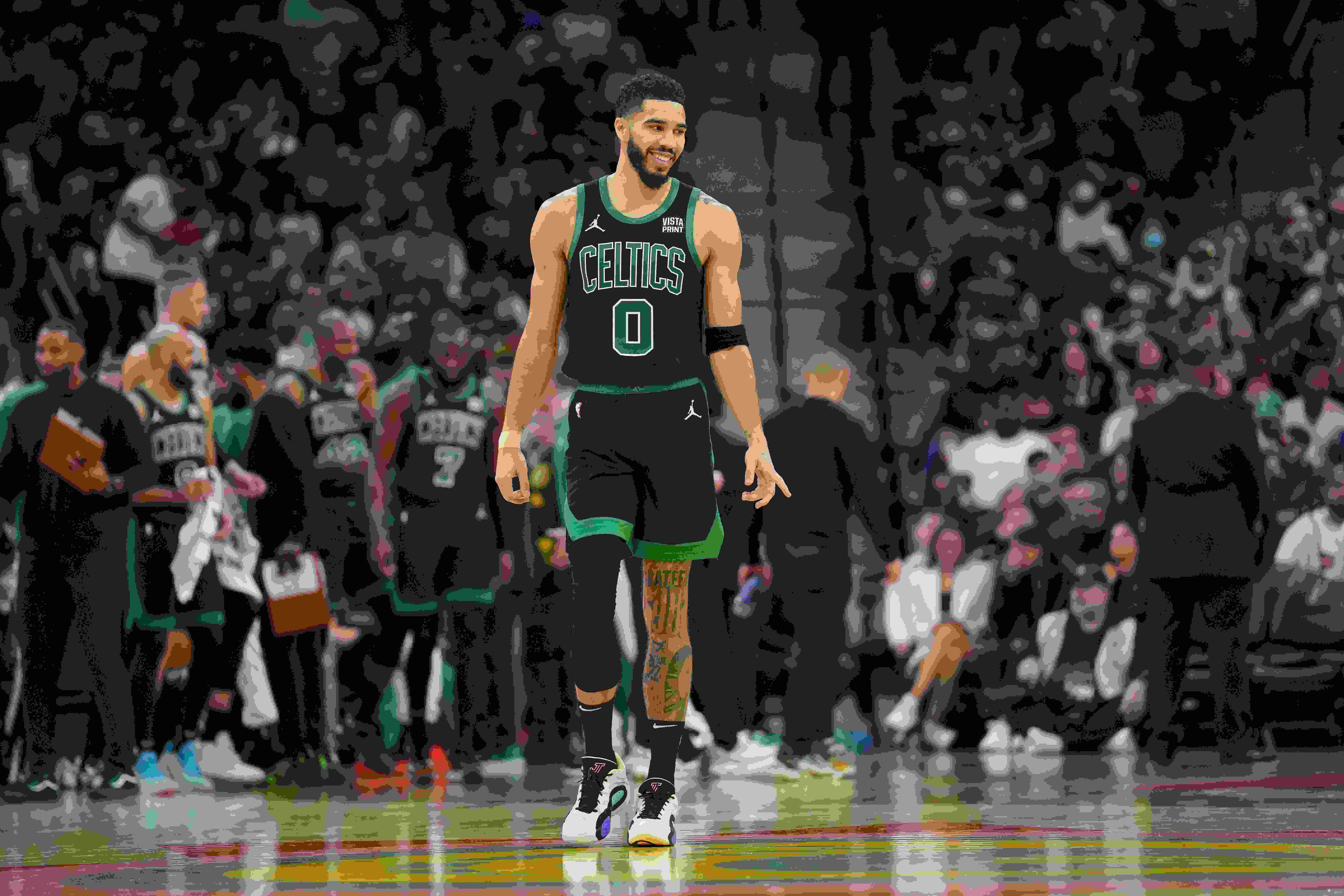 全面发挥！塔图姆18中10&7罚6中砍下28分10板8助3断 末节独揽14分