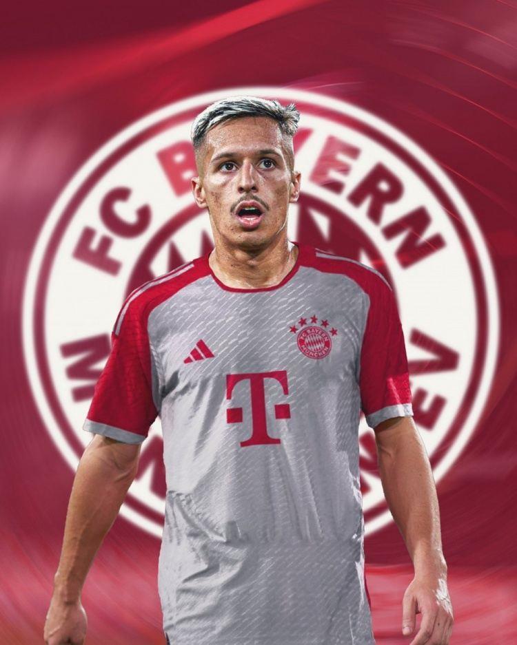 记者：萨拉戈萨还没有跟随拜仁训练，不过球员目前仍在训练基地