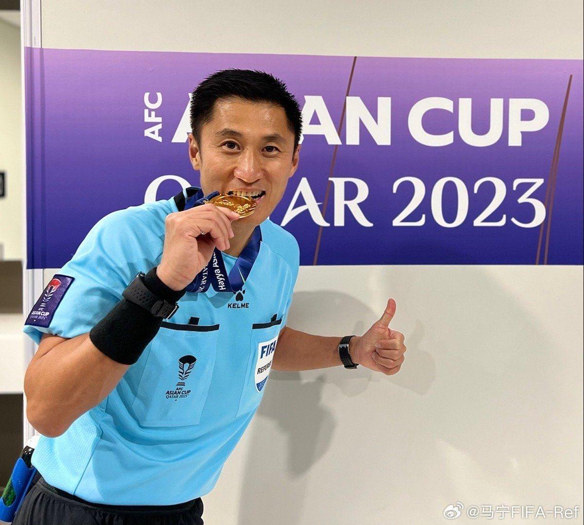 马宁：几代人的努力才让我们有幸代表中国足球裁判实现这个小目标