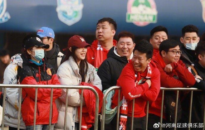 球迷开放日丨龙年首见 心心向豫