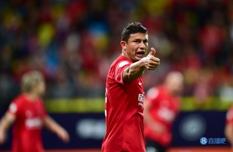 黄健翔评国足名单：艾克森和费南多的回归，是一个标志性的转变