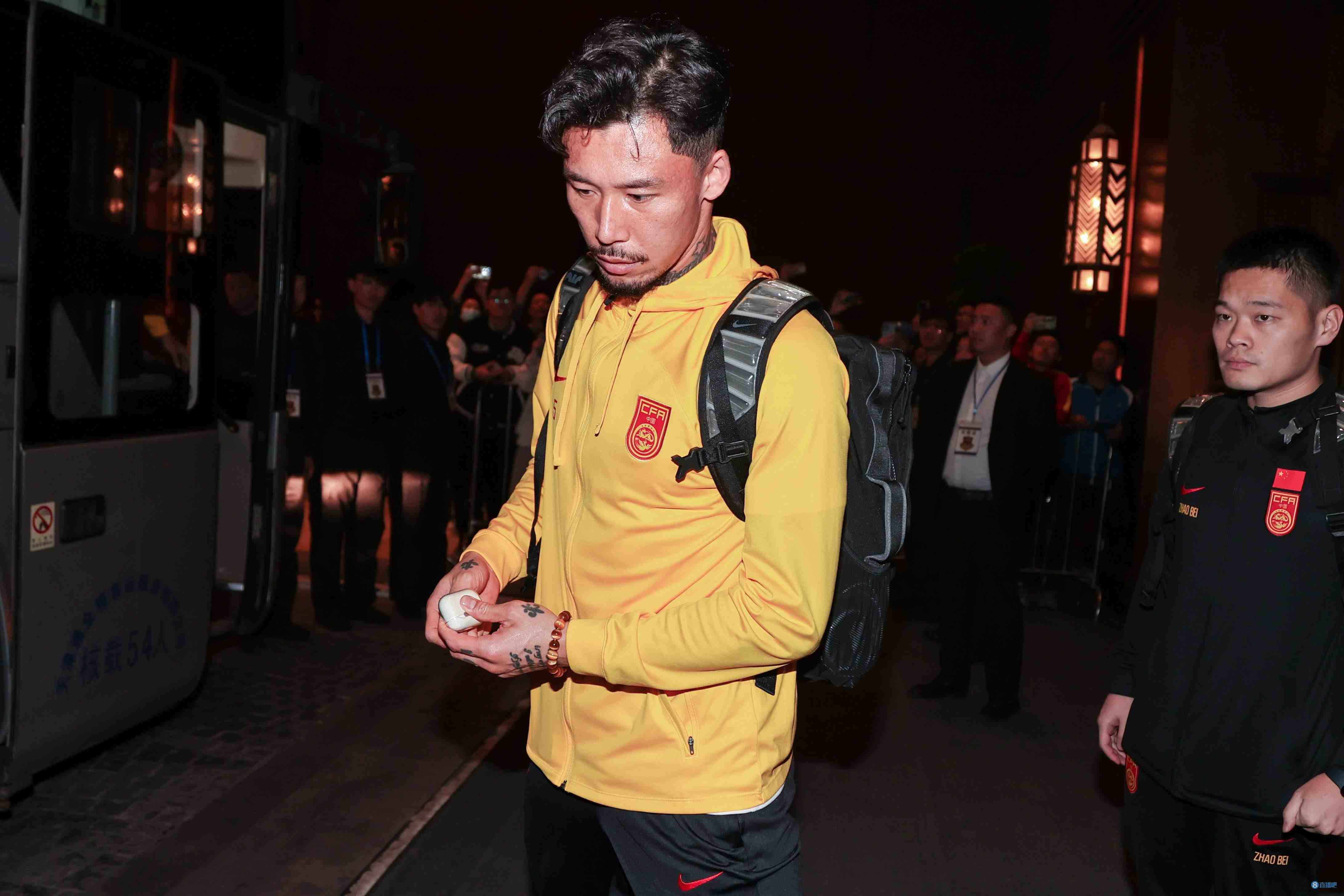 媒体人：中国队的年轻化即使有阵痛也该加快，就从张琳芃开始吧