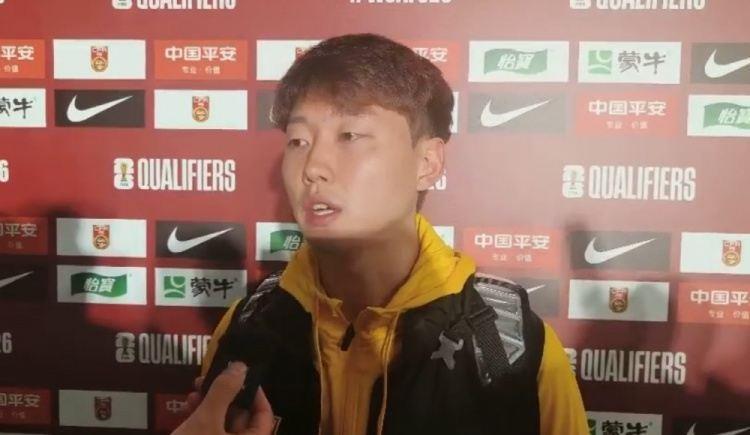 高准翼：中场教练要我们耐心一些 少打一人还进两球源自反击效率