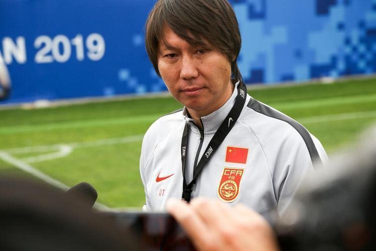 李铁朋友：他曾半开玩笑跟我说要赚很多很多钱，才能在50岁退休