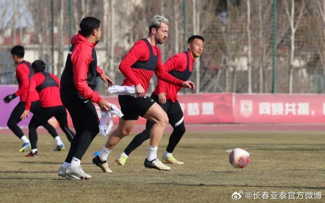 马不停蹄 亚泰将士兵发沧州10日客战雄狮