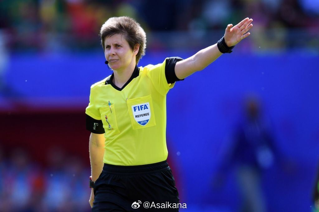 日本U23vs中国U23 裁判组名单：主裁判凯茜-赖贝尔特来自澳大利亚