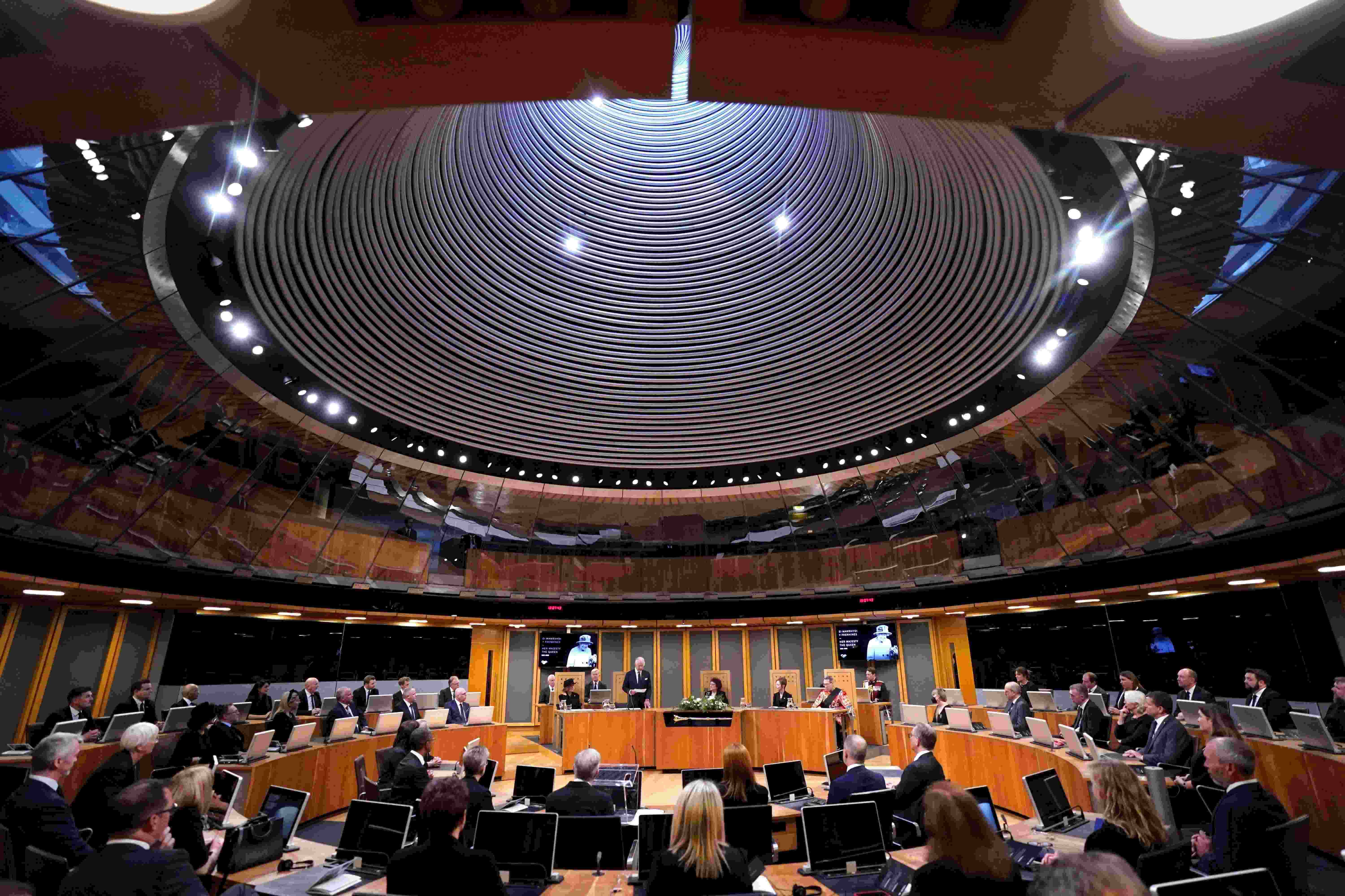 英政府宣布英国独立足球监管机构设在曼彻斯特，主席年薪13万镑