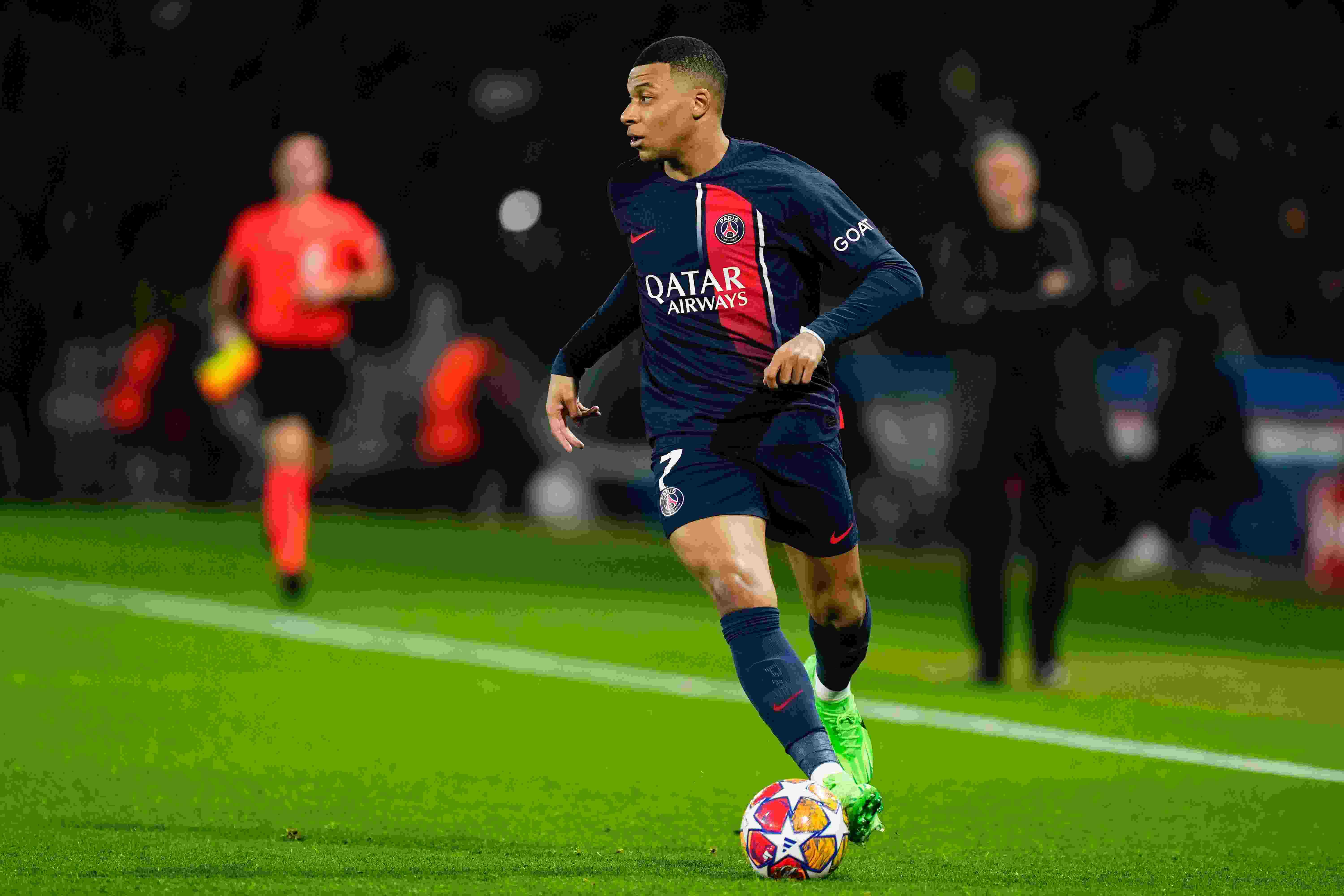 记者：若巴黎出局姆巴佩愿本周宣布加盟皇马，但皇马让他再等几周