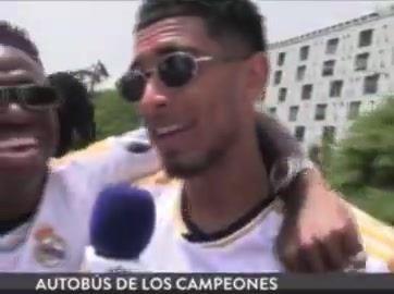 哥俩好贝林厄姆和维尼修斯互称对方为世界最佳球员