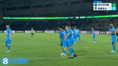 后防集体掉线！弗兰克冲顶破门，浙江开场13分钟1-0领先南通