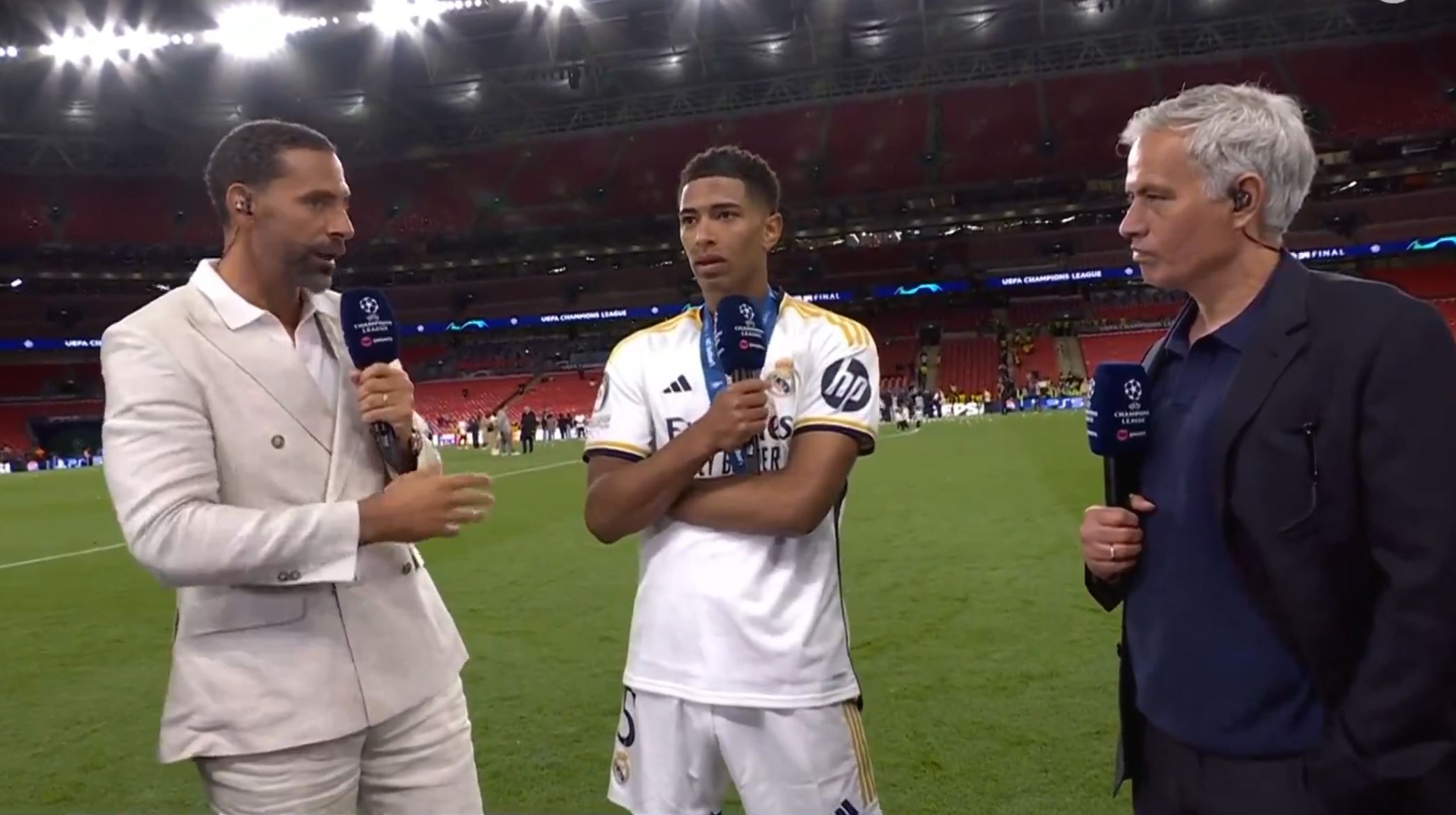 贝林：夺冠五六次的队友让我好好享受第一次 看他们打牌我也放松