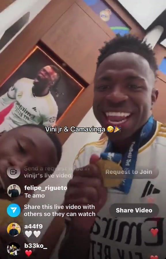 冠军奖牌长这样！维尼修斯、卡马文加开直播秀奖牌 唱歌