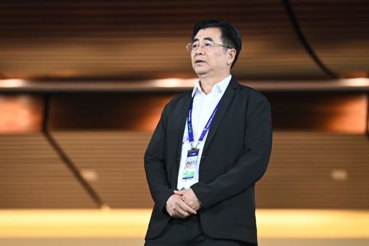宋凯寄语退役球员：你们是中国足球的中坚力量，足球振兴有希望