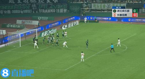 错失单刀后将功补过！贝里奇“泰山压顶”头球破门，亚泰1-0浙江