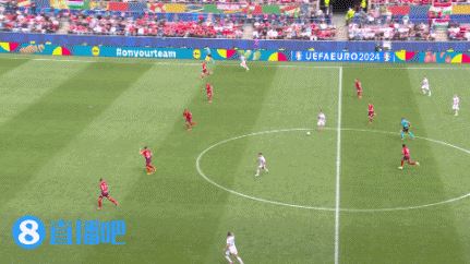 索博精准助攻！瓦尔加机敏绕后抢点破门，匈牙利扳回一城1-2瑞士