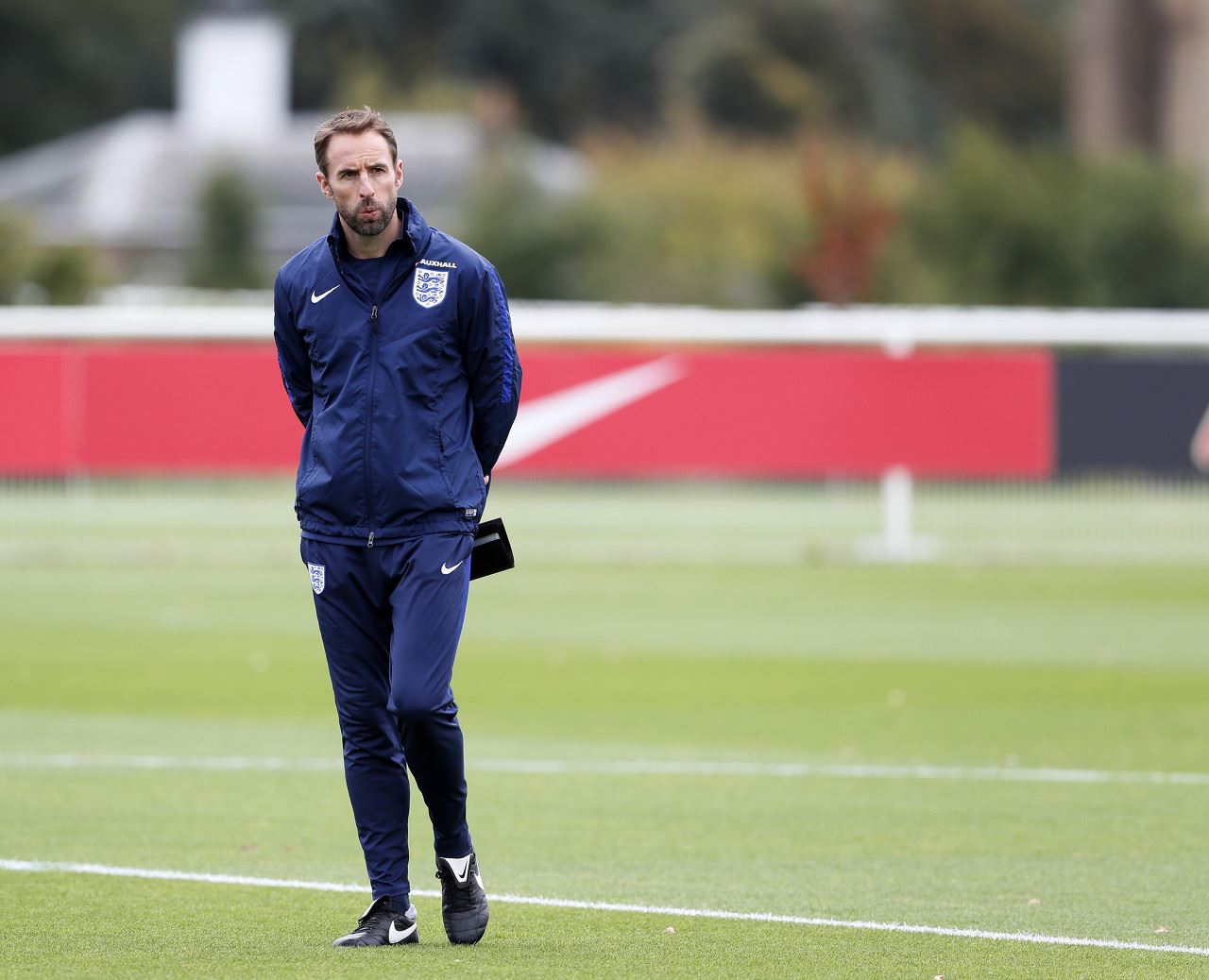 索斯盖特：德国西班牙踢得很优秀 塞尔维亚有杰出球员和集体精神