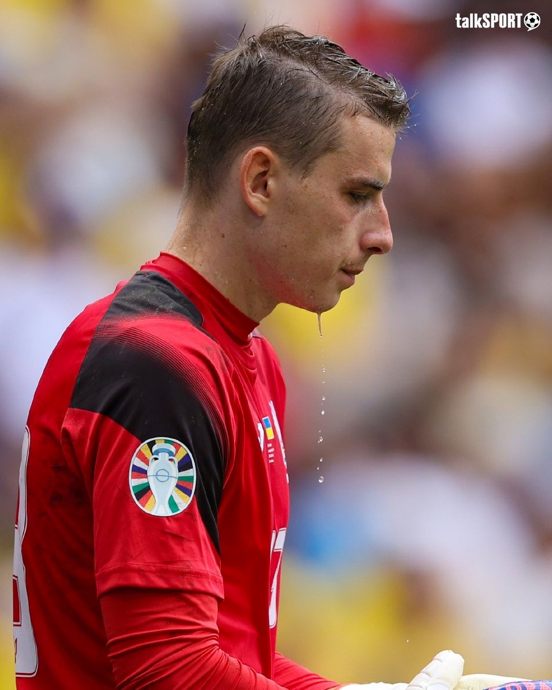 卢宁这两周：丢欧冠决赛首发、0-3输罗马尼亚、要对2丢球负责