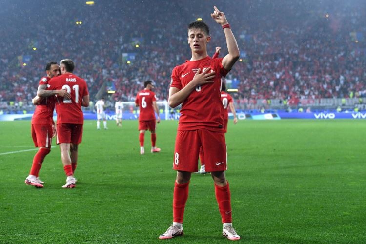 金童奖创始人：去年贝林厄姆告诉我，皇马有位天才可能比他更出色