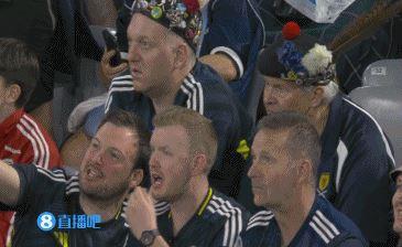 遥遥领先！乌龙君本届已“大四喜”，射手榜上独一档领跑